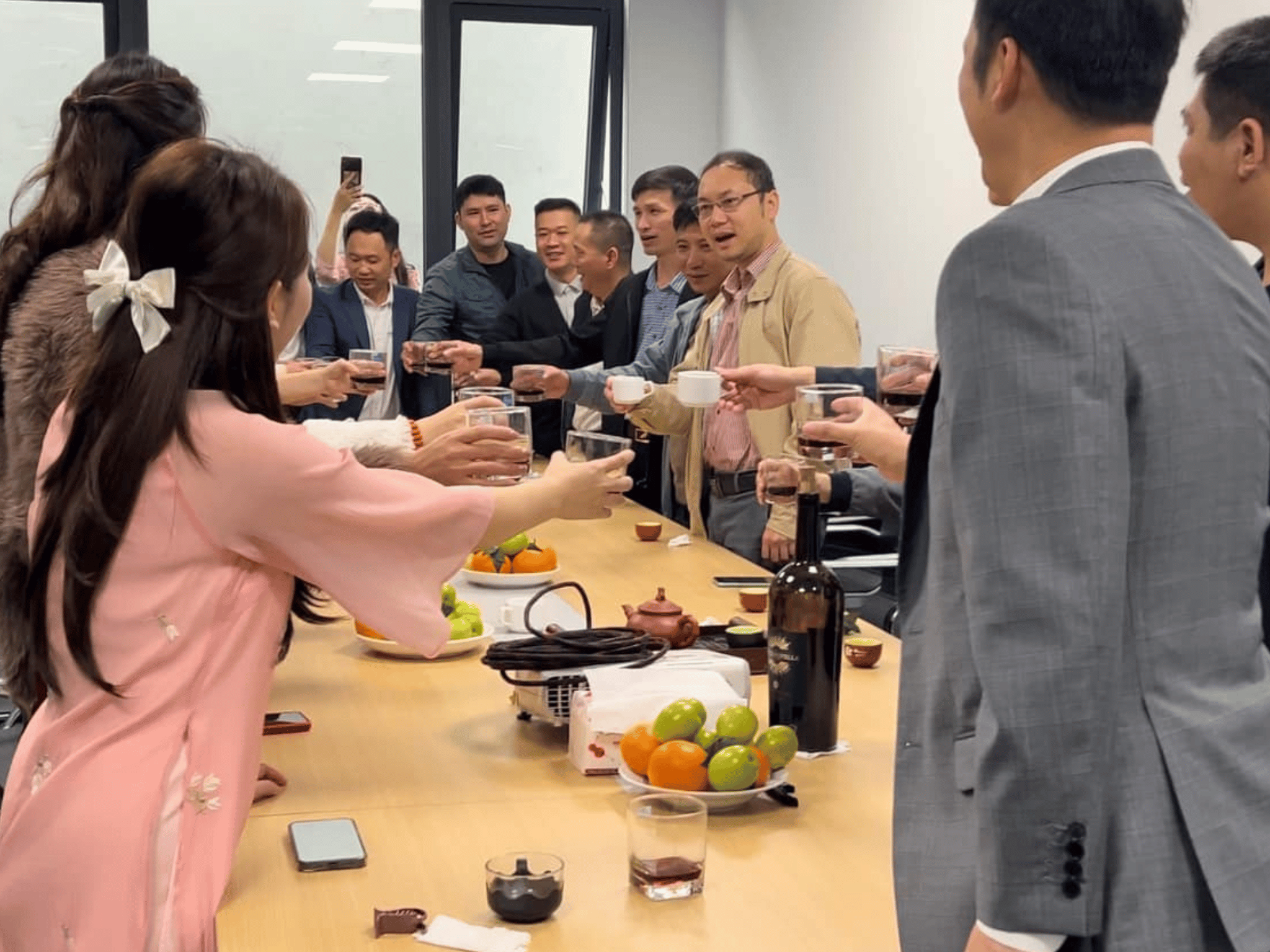 Tất cả cán bộ nhân viên công ty sẵn sàng làm việc và quyết tâm hoàn thành kế hoạch 2024