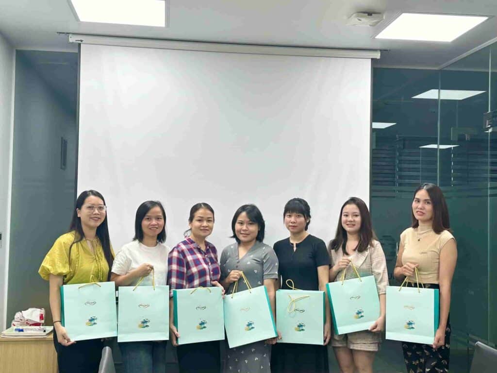 Thăng Long P&T trao quà trung thu cho CBNV tại văn phòng Hà Nội