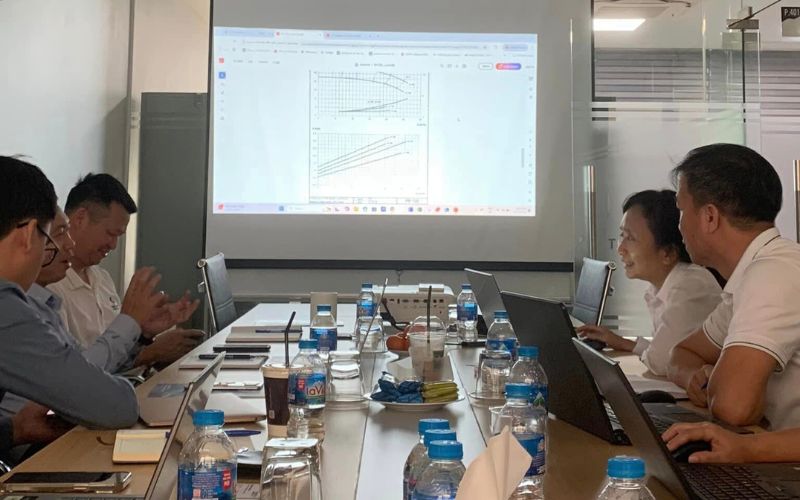 Hai bên cùng nhau trao đổi về những kế hoạch và quyết tâm đạt được các mục tiêu đã đặt ra