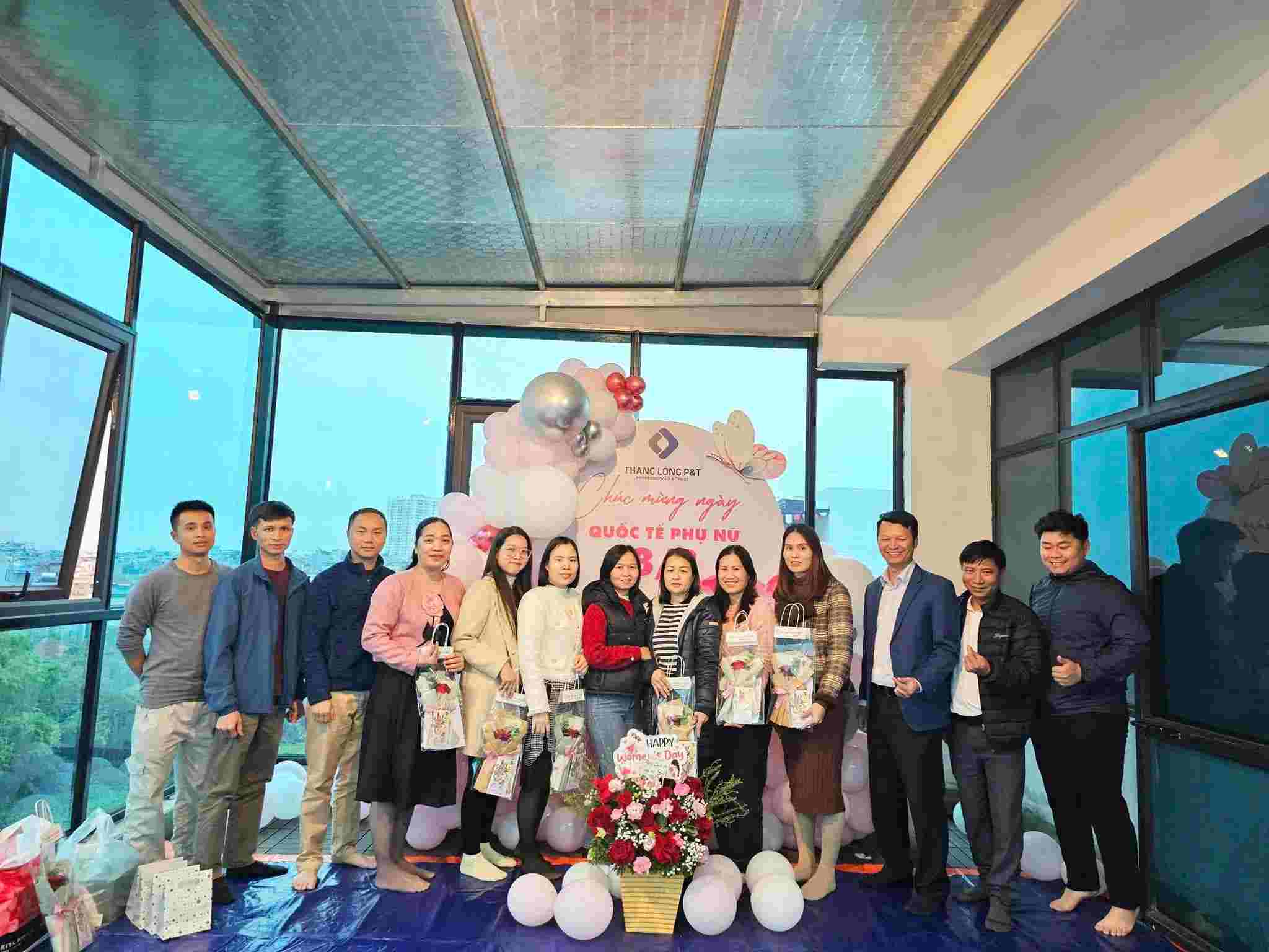 Thăng Long P&T tổ chức chúc mừng ngày 8/3 cho chị em công ty